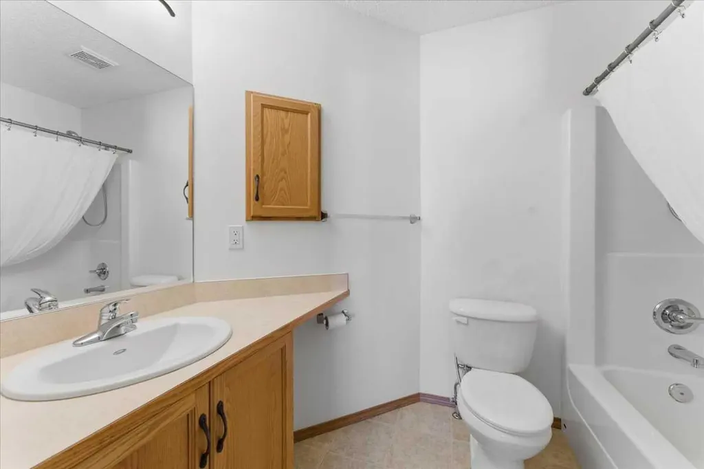 132 Covebrook Close NE Calgary AB T3K 6J5