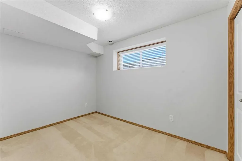 132 Covebrook Close NE Calgary AB T3K 6J5