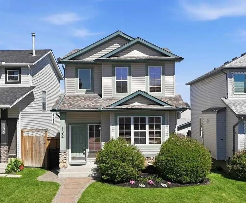 132 Covebrook Close NE Calgary AB T3K 6J5