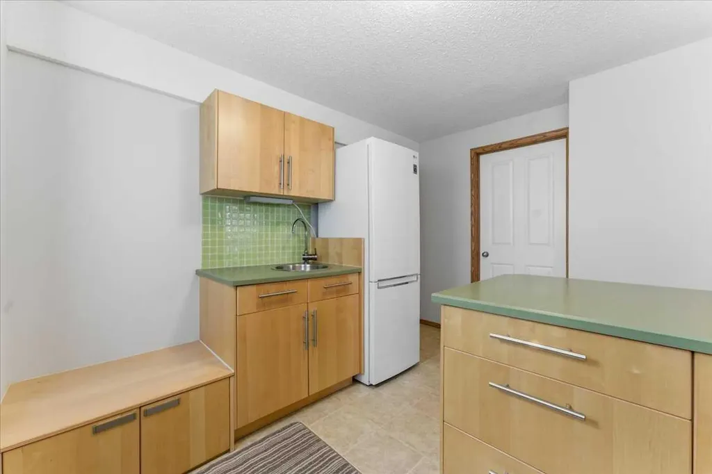 132 Covebrook Close NE Calgary AB T3K 6J5