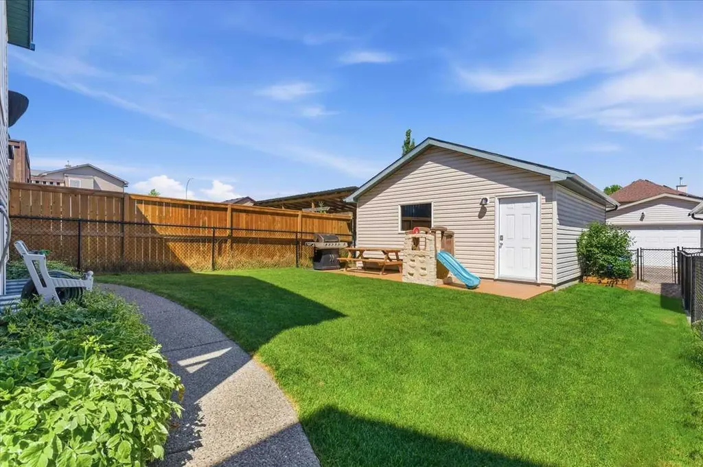 132 Covebrook Close NE Calgary AB T3K 6J5