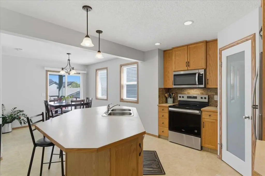 132 Covebrook Close NE Calgary AB T3K 6J5