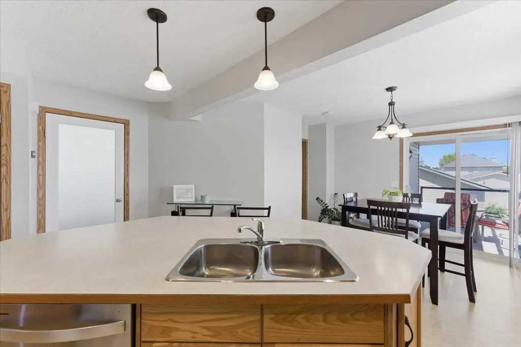 132 Covebrook Close NE Calgary AB T3K 6J5
