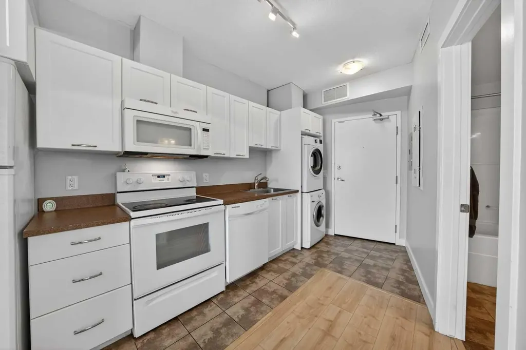 3830 Brentwood Road NW Calgary AB T2L 1K8