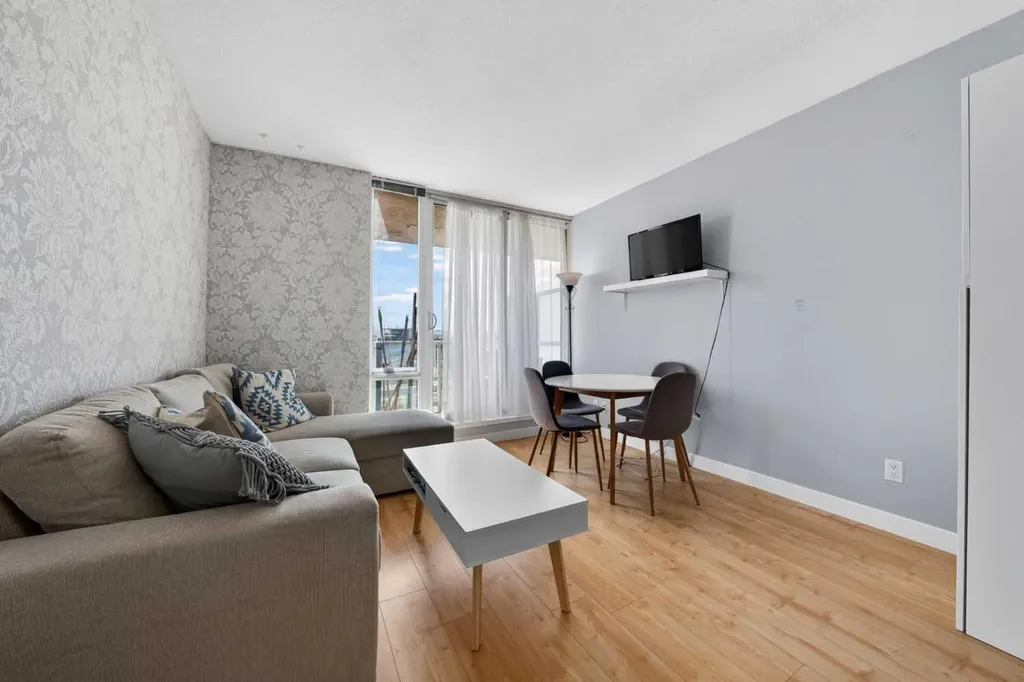 3830 Brentwood Road NW Calgary AB T2L 1K8