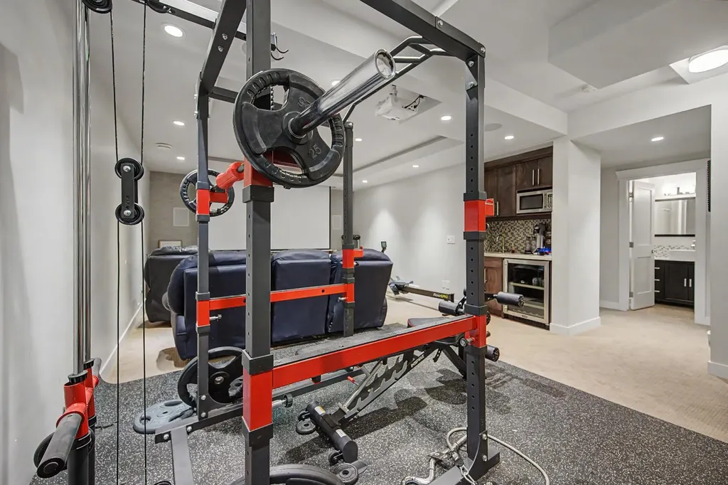 8 Ypres Lane SW Calgary AB T2T 6M9