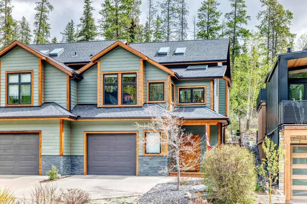 272 Three Sisters Drive Canmore AB T1W 2M7