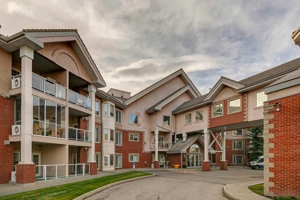 223 Tuscany Springs Boulevard NW Calgary AB T3L 2M2