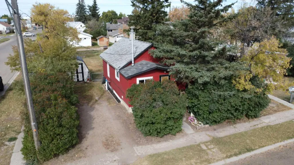 320 Railway Avenue W Hanna AB T0J1P0