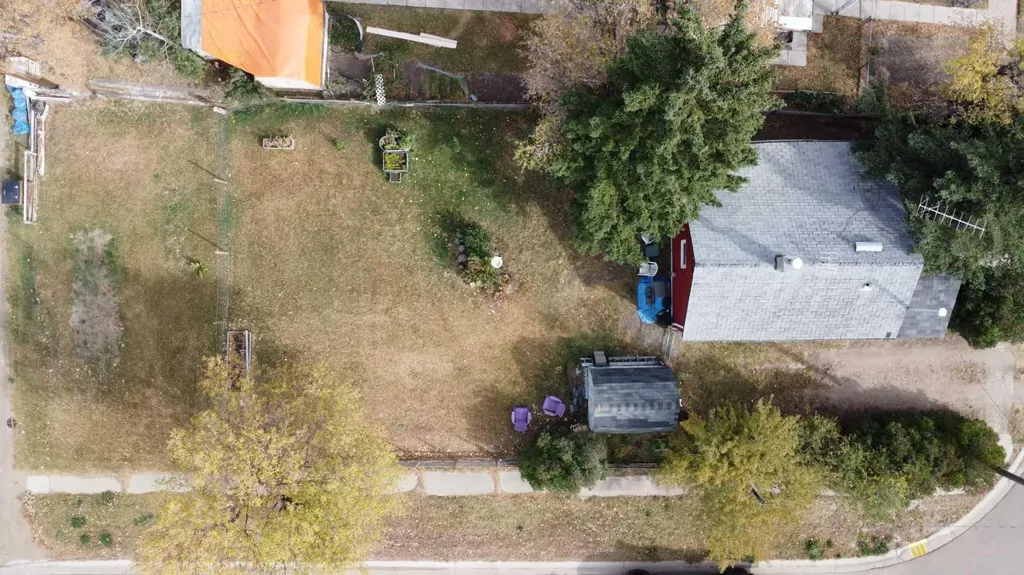 320 Railway Avenue W Hanna AB T0J1P0
