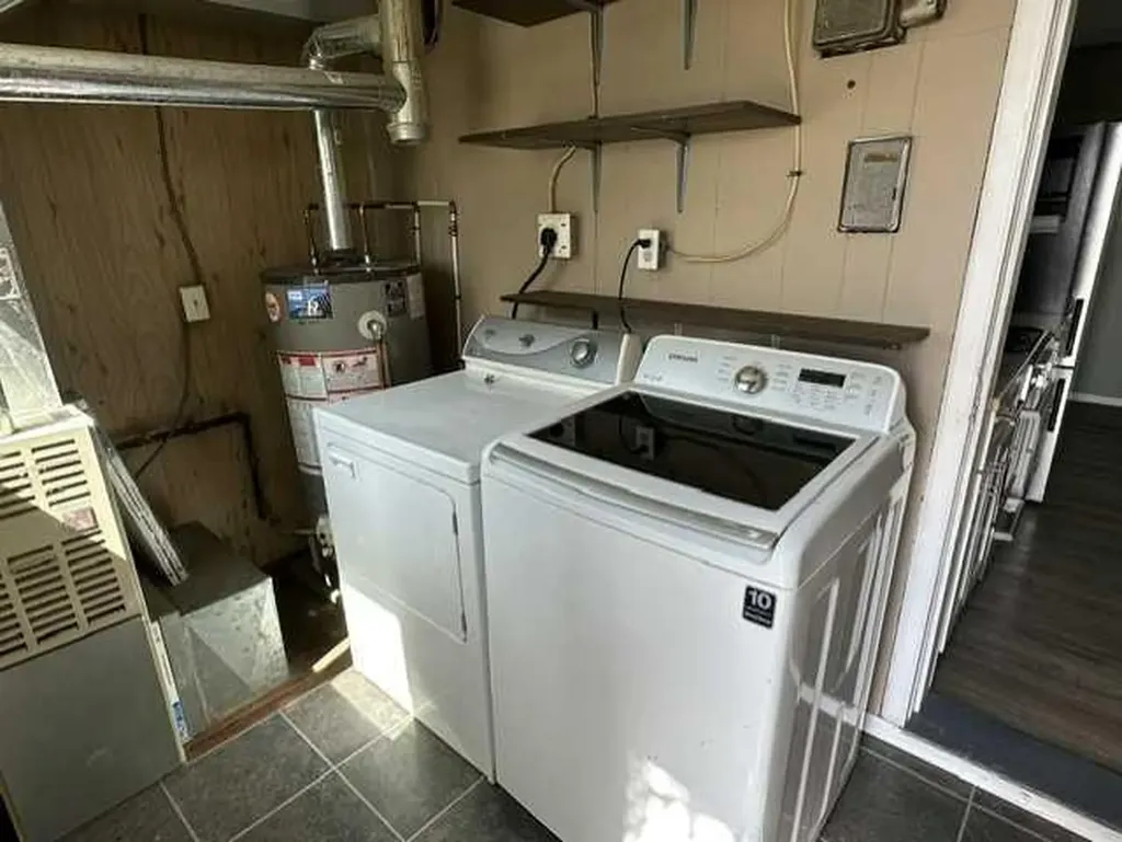 320 Railway Avenue W Hanna AB T0J1P0