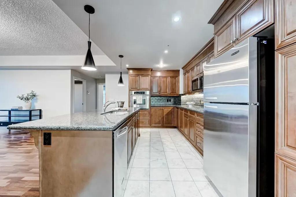 920 5 Avenue SW Calgary AB T2P 5P6