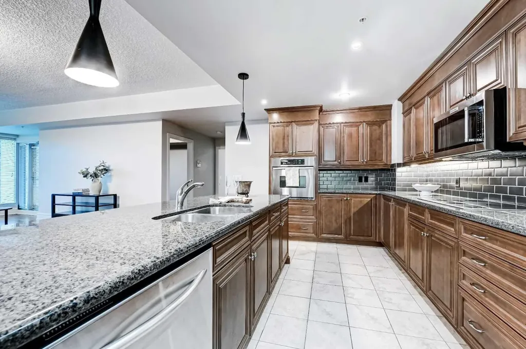 920 5 Avenue SW Calgary AB T2P 5P6