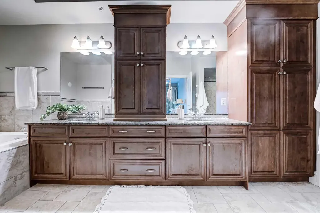920 5 Avenue SW Calgary AB T2P 5P6