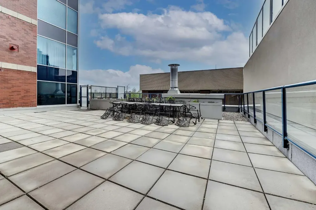 920 5 Avenue SW Calgary AB T2P 5P6