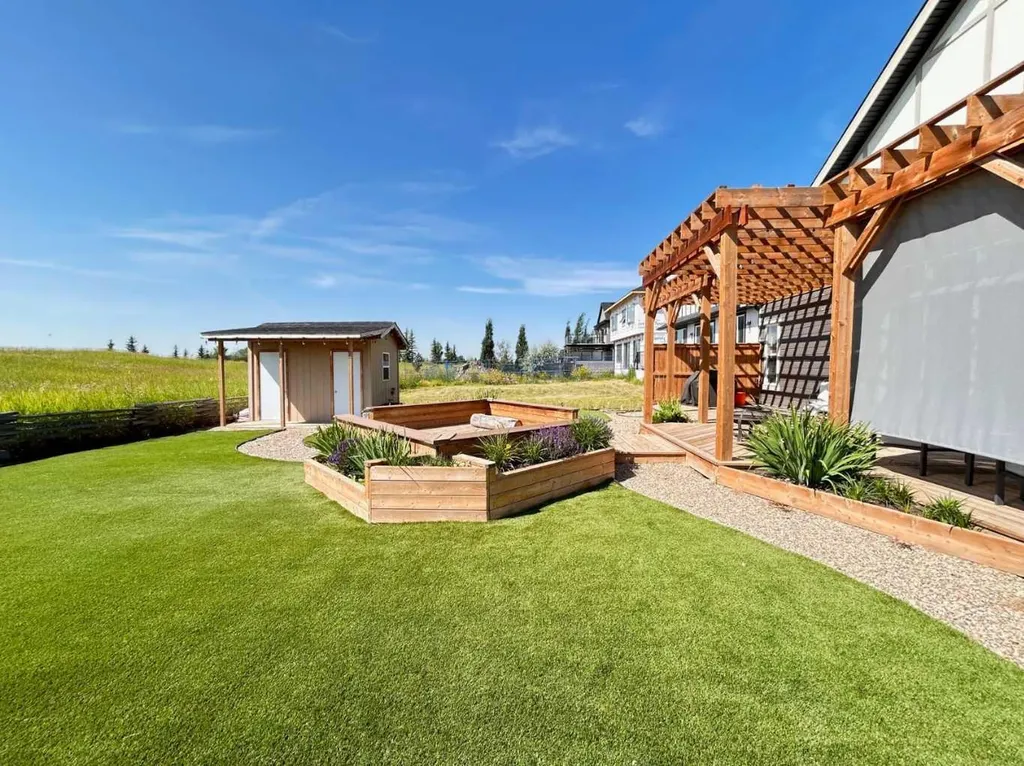 596 Muirfield Crescent Lyalta AB T0J1Y0