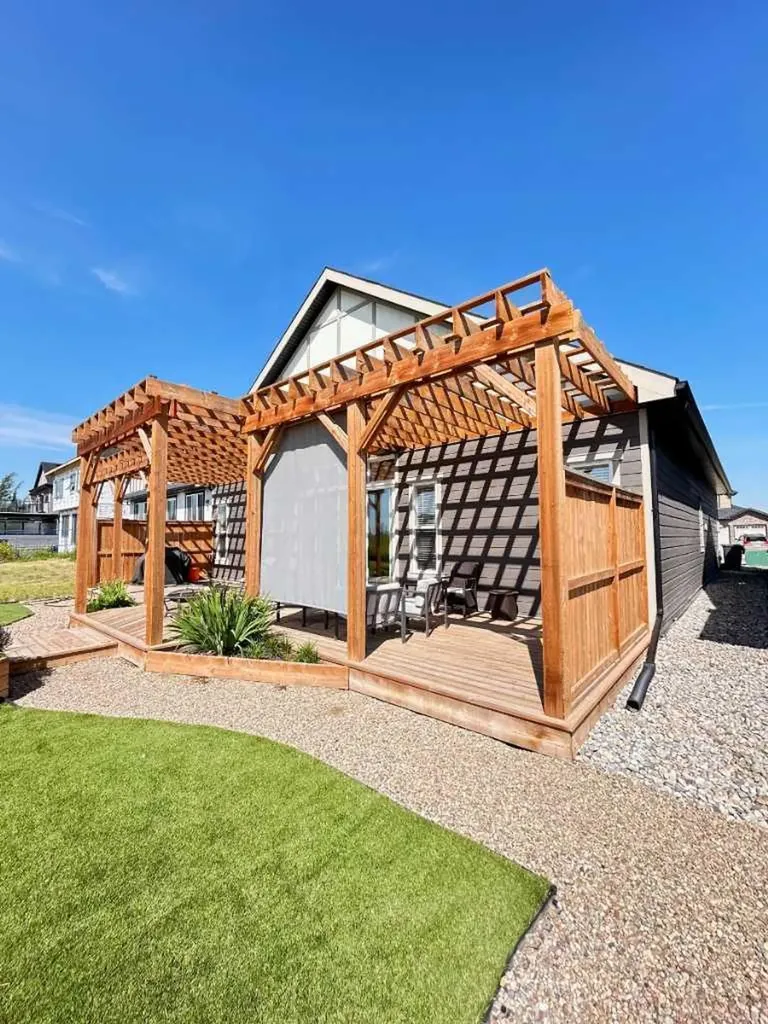 596 Muirfield Crescent Lyalta AB T0J1Y0