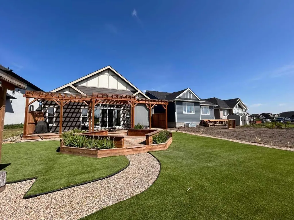 596 Muirfield Crescent Lyalta AB T0J1Y0