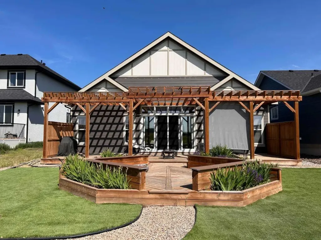 596 Muirfield Crescent Lyalta AB T0J1Y0