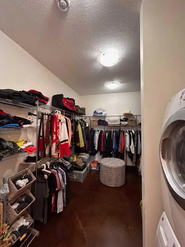 596 Muirfield Crescent Lyalta AB T0J1Y0