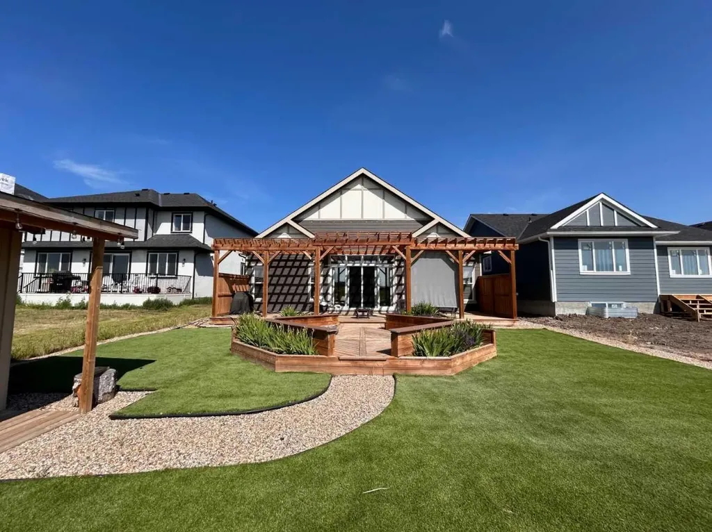 596 Muirfield Crescent Lyalta AB T0J1Y0