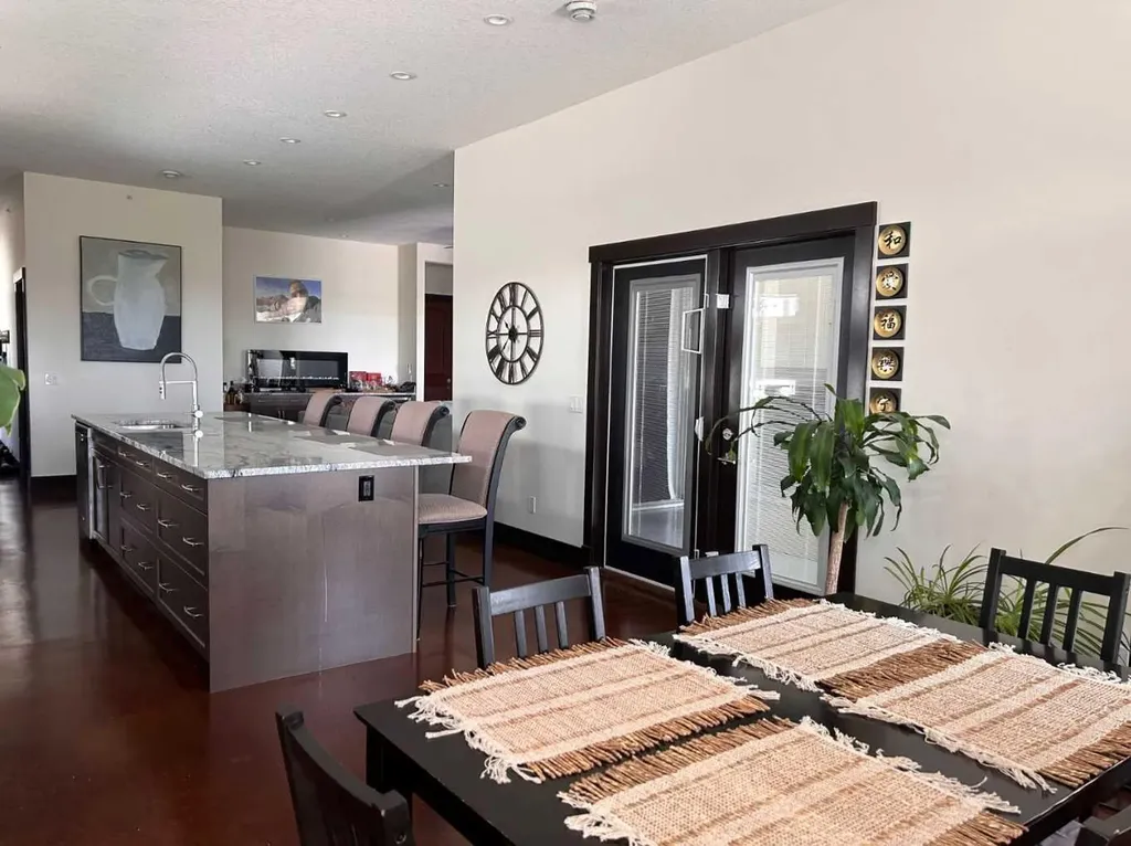 596 Muirfield Crescent Lyalta AB T0J1Y0