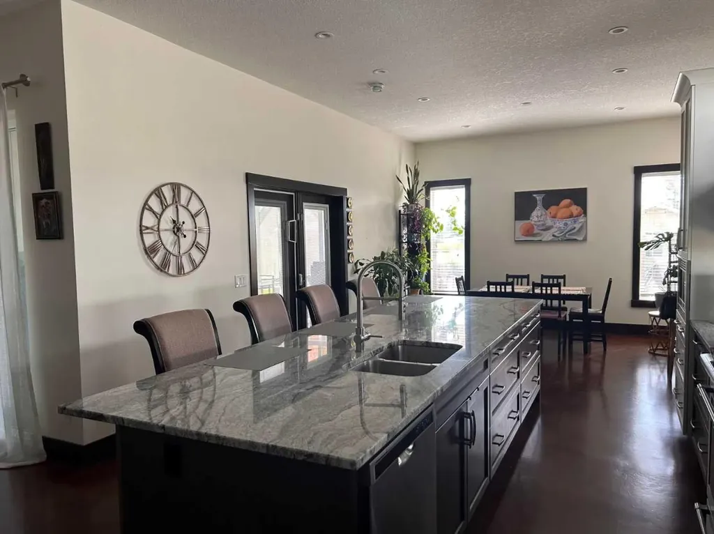 596 Muirfield Crescent Lyalta AB T0J1Y0