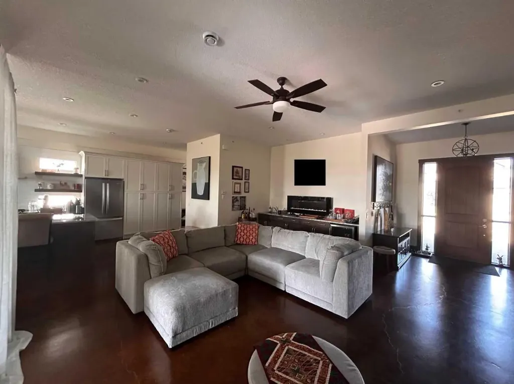 596 Muirfield Crescent Lyalta AB T0J1Y0