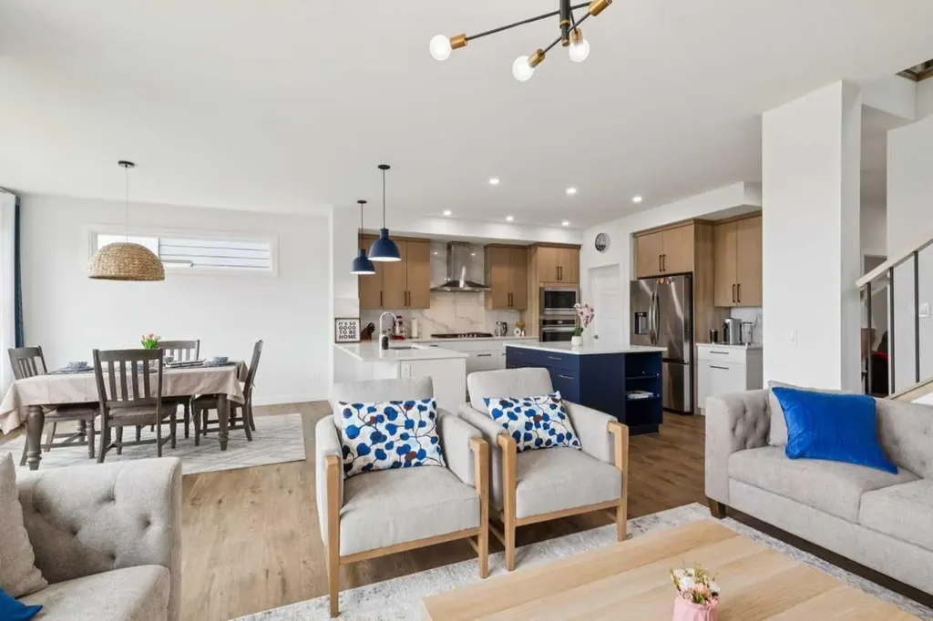 814 Bluerock Way SW Calgary AB T2Y0S4