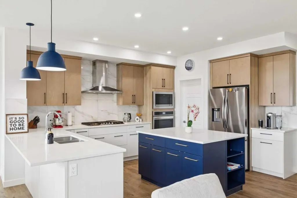 814 Bluerock Way SW Calgary AB T2Y0S4