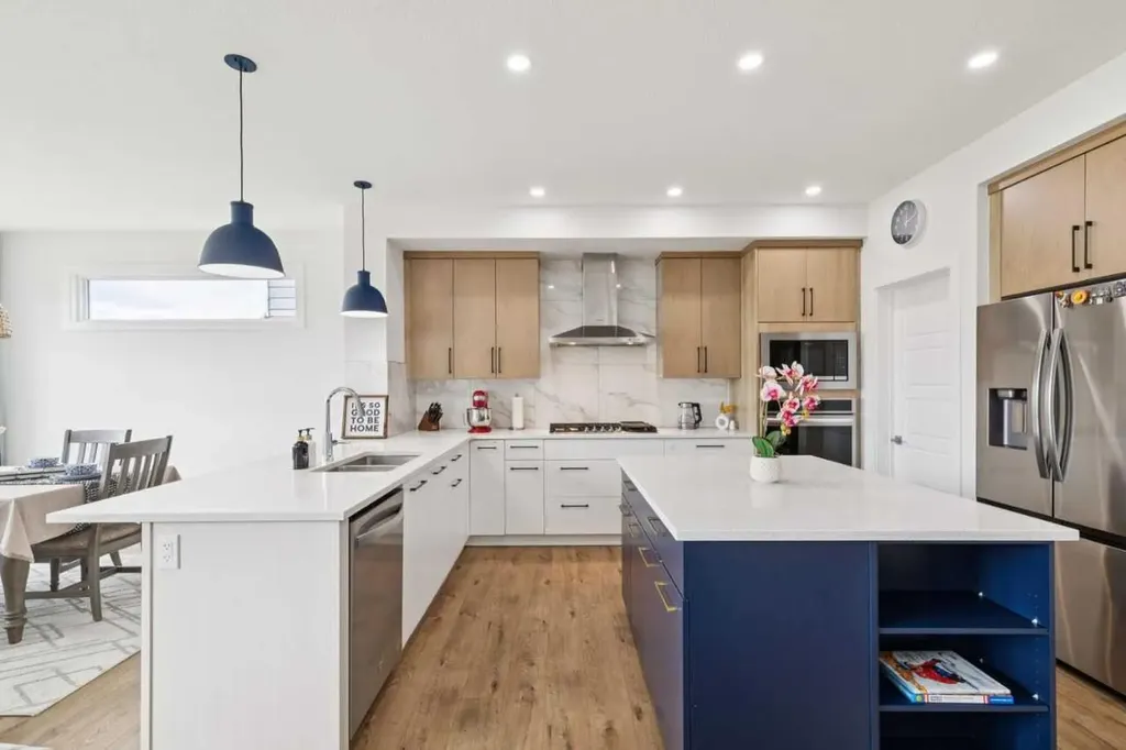 814 Bluerock Way SW Calgary AB T2Y0S4