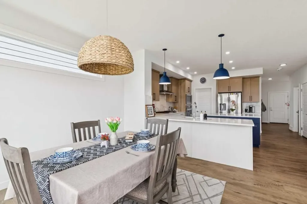 814 Bluerock Way SW Calgary AB T2Y0S4