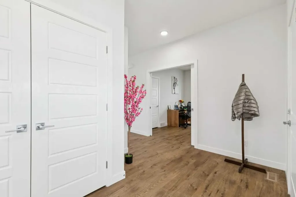 814 Bluerock Way SW Calgary AB T2Y0S4
