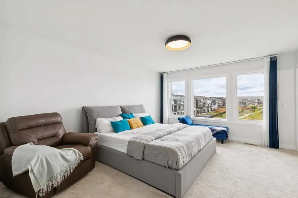 814 Bluerock Way SW Calgary AB T2Y0S4
