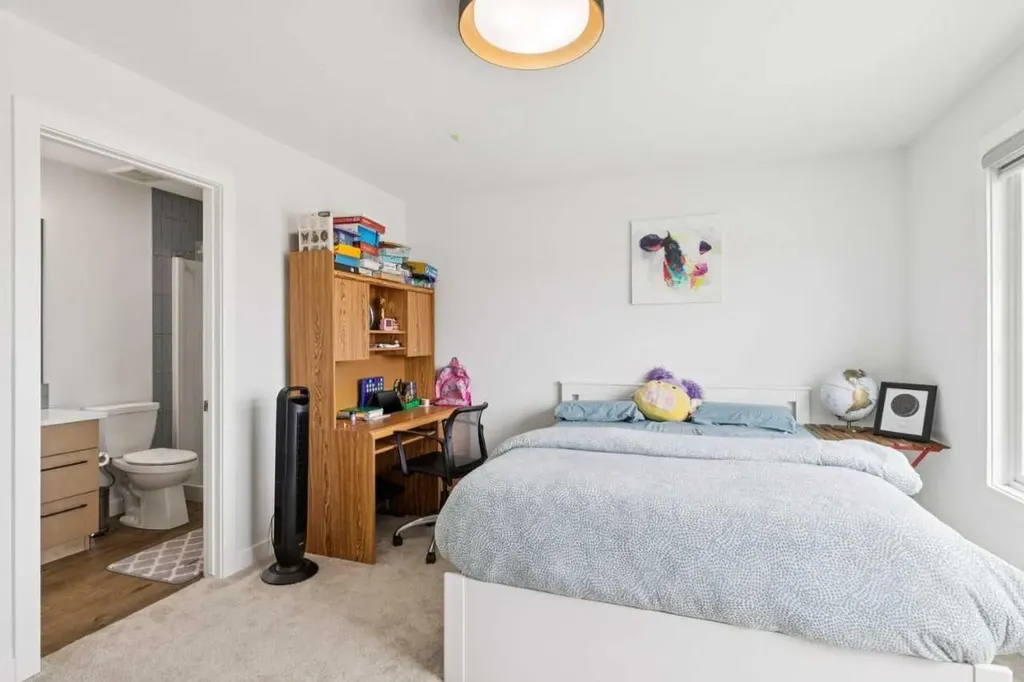 814 Bluerock Way SW Calgary AB T2Y0S4