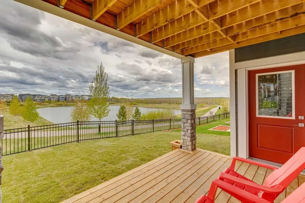 814 Bluerock Way SW Calgary AB T2Y0S4
