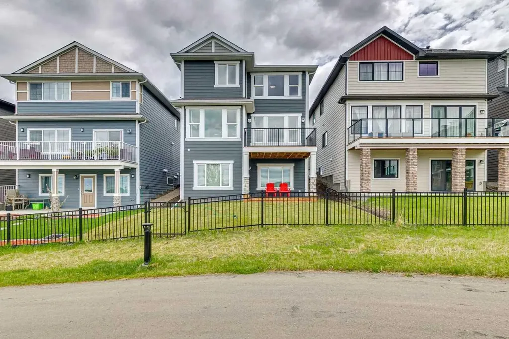 814 Bluerock Way SW Calgary AB T2Y0S4