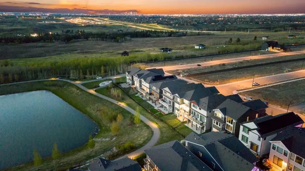 814 Bluerock Way SW Calgary AB T2Y0S4