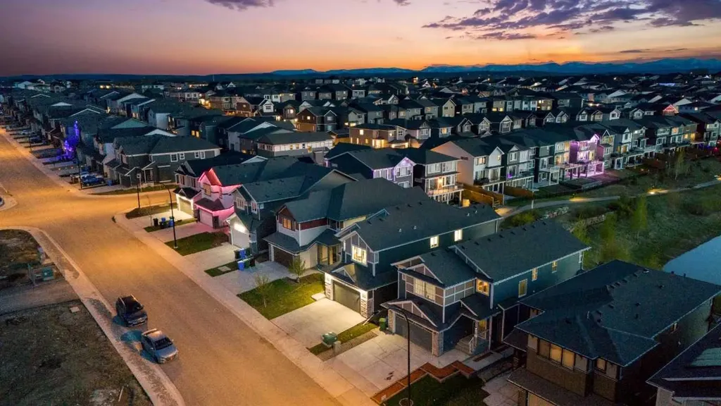 814 Bluerock Way SW Calgary AB T2Y0S4