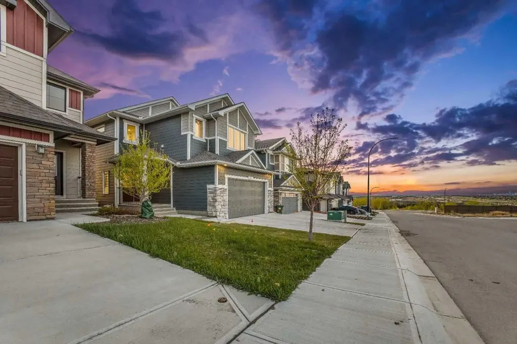 814 Bluerock Way SW Calgary AB T2Y0S4