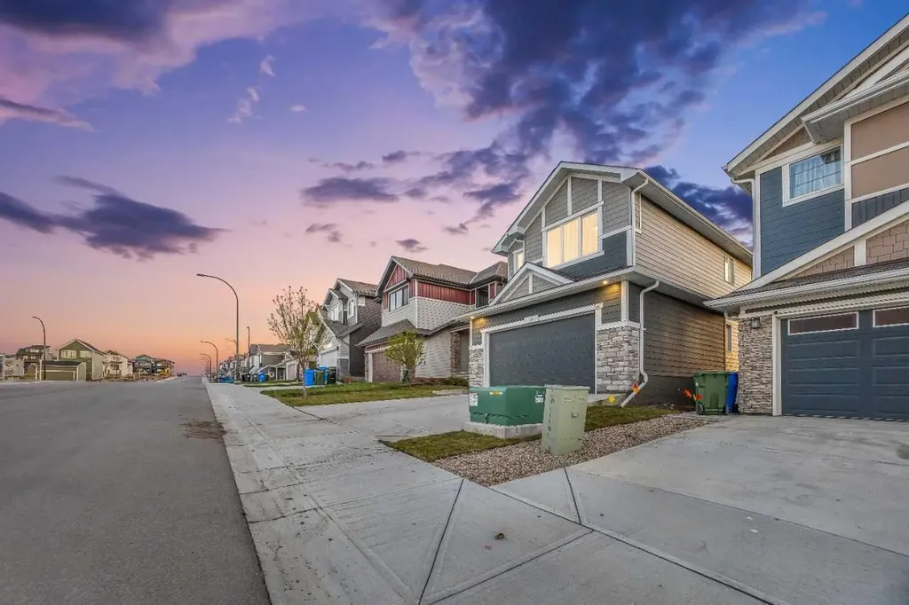 814 Bluerock Way SW Calgary AB T2Y0S4