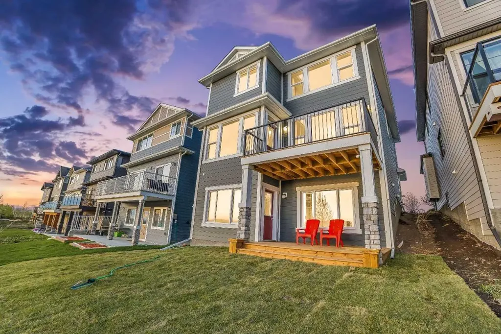 814 Bluerock Way SW Calgary AB T2Y0S4