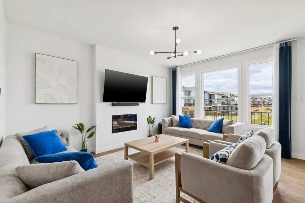 814 Bluerock Way SW Calgary AB T2Y0S4