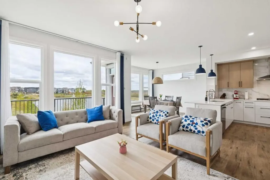 814 Bluerock Way SW Calgary AB T2Y0S4