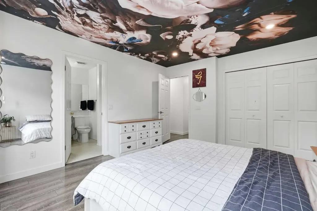 10 Shawbrooke Rise SW Calgary AB T2Y 3A3