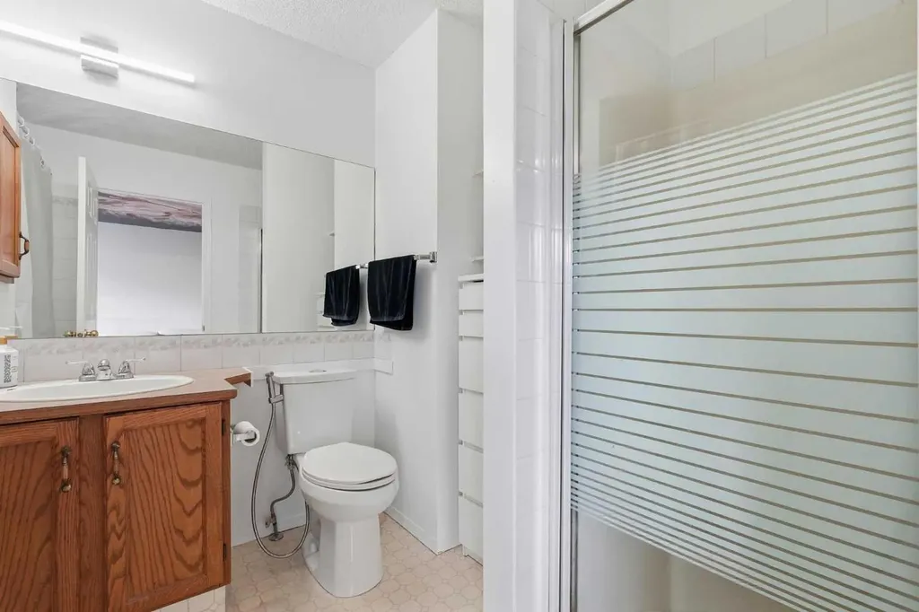 10 Shawbrooke Rise SW Calgary AB T2Y 3A3