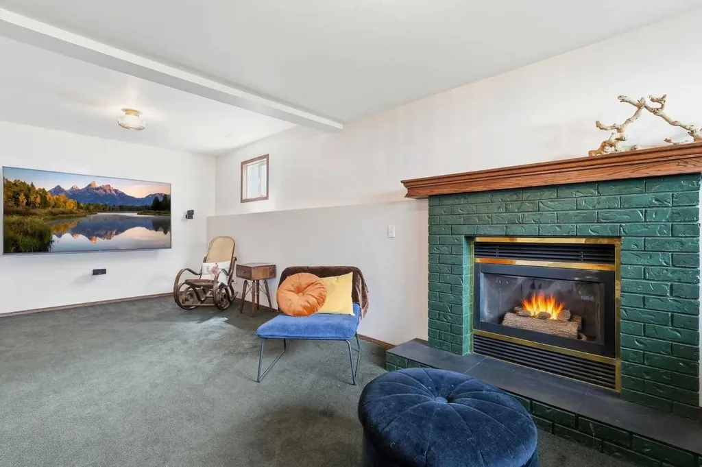10 Shawbrooke Rise SW Calgary AB T2Y 3A3