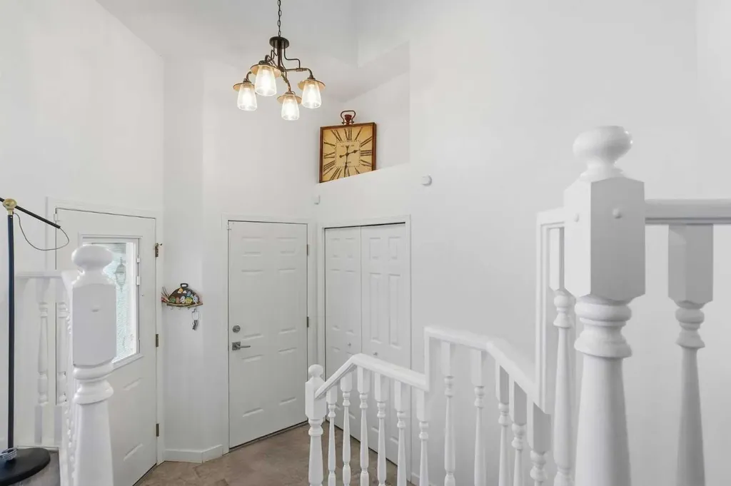 10 Shawbrooke Rise SW Calgary AB T2Y 3A3