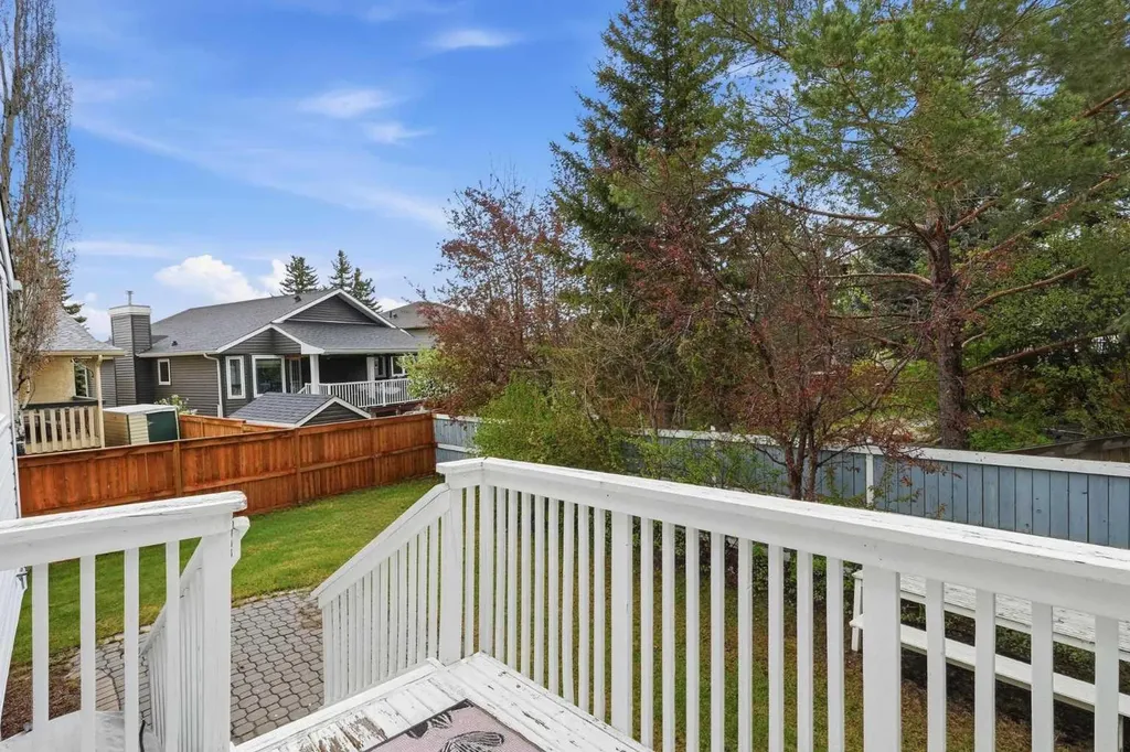 10 Shawbrooke Rise SW Calgary AB T2Y 3A3