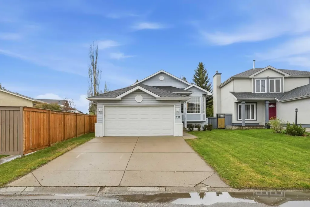 10 Shawbrooke Rise SW Calgary AB T2Y 3A3